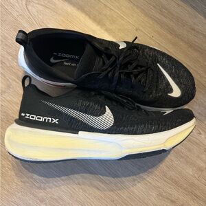 Nike ZoomX Invincible 3 mens 11.5